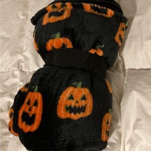 Black Pumpkin Throw Blanket